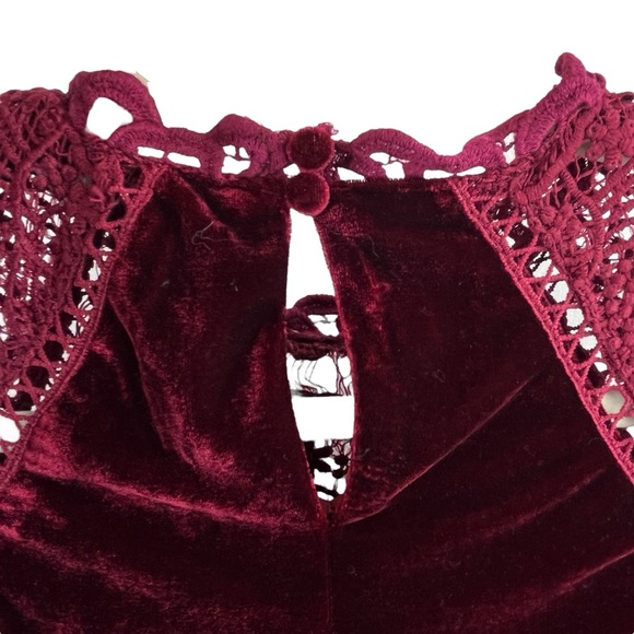 Lulus Love Me Always Dress Burgundy Velvet  Crocheted Lace Sleeves Shift Sz XS - Picture 10 of 16